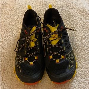 Lightweight men’s trail running shoe